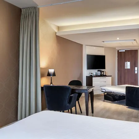 Отель Ac Porte Maillot By Marriott