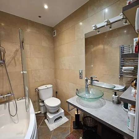 Joli Havre De Paix En Plein Batignolles * Párizs