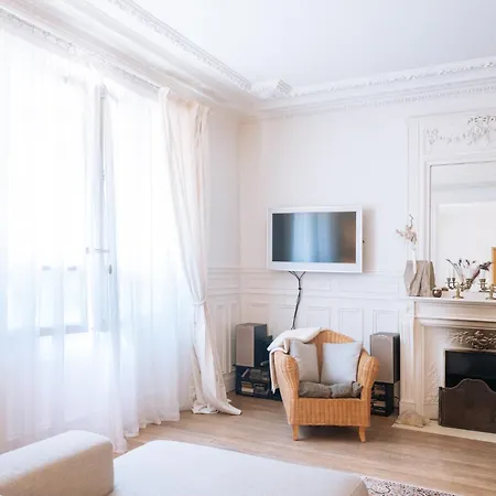 דירה Luxurious 4 Bedroom Next To The Eiffel Tower פריז
