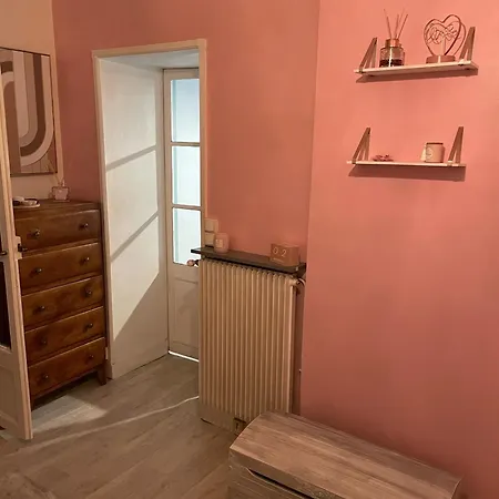 Au Bas De Montmartre ! * باريس