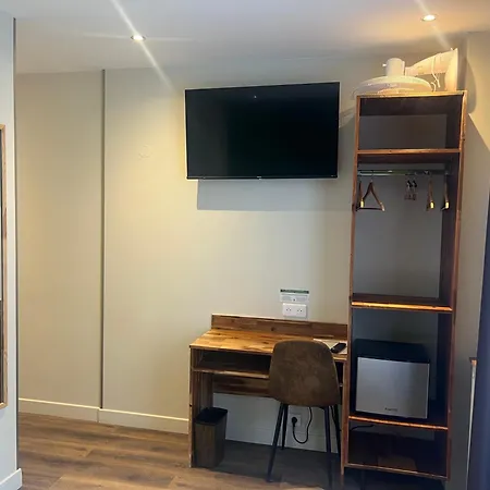 De La Perdrix Rouge Hotel 2*