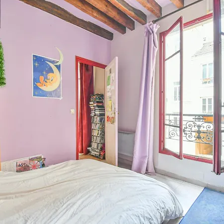 Charming, Light-filled & Calm Bedroom In Paris, Ideal Location *