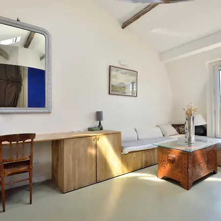 Stylish Attic Conversion Apartman *