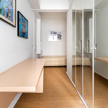 New-york Inspired 1bd Champs-elysees Apartment