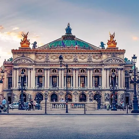 Luxe Place Paris