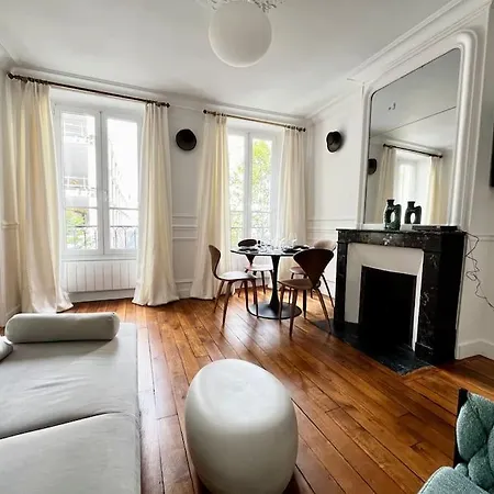 Apartment Luxe Place Paris