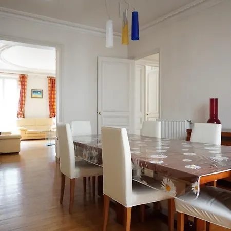 Appartement Avenue D'iena - 16 *