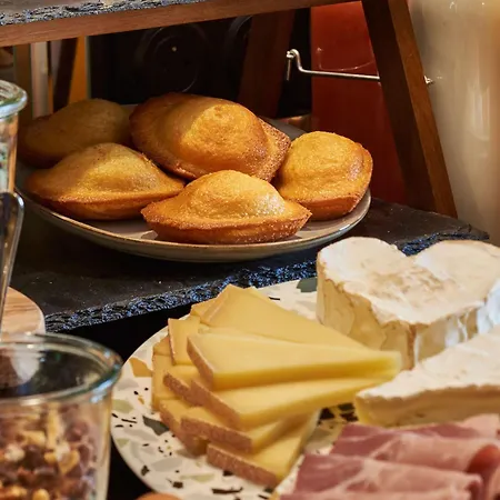 Hotel Mercure Butte Montmartre Basilique 4*