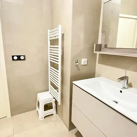 Moderne - Parc De La -1min Du Metro Apartamento *