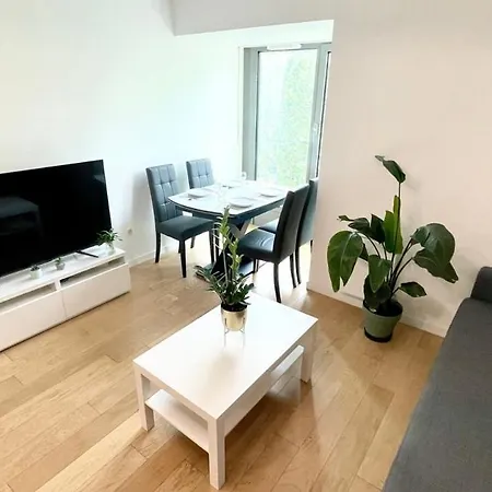 Moderne - Parc De La -1min Du Metro Apartamento