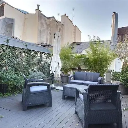 Louvre Terrace Apartment *