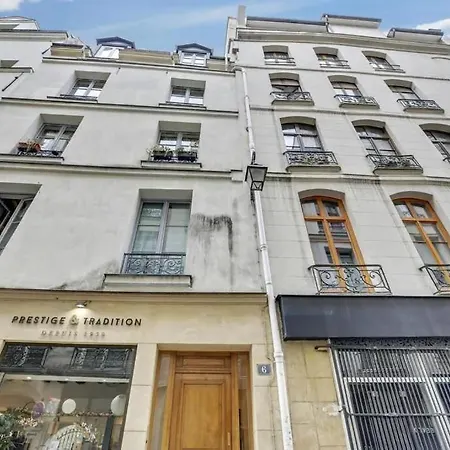 Apartment Louvre Terrace Paris