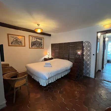 Typical Marais 3 Bedroom - Beaubourg *