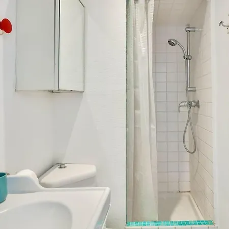 Cosy Studio Near Canal Saint Martin 아파트
