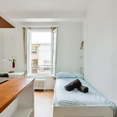Cosy Studio Near Canal Saint Martin 아파트 *
