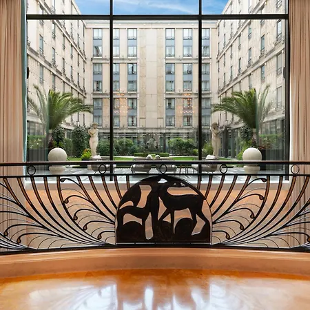 Du Collectionneur Hotel