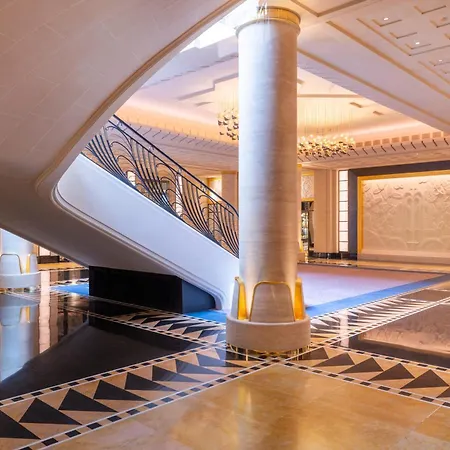 Du Collectionneur Hotel