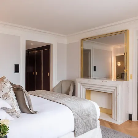 Du Collectionneur Hotel Paris
