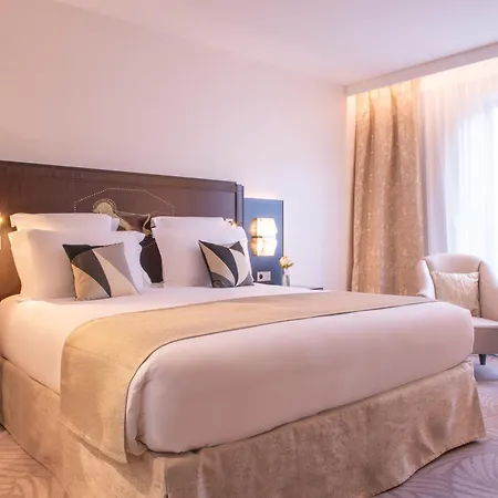 Du Collectionneur Hotel 5*