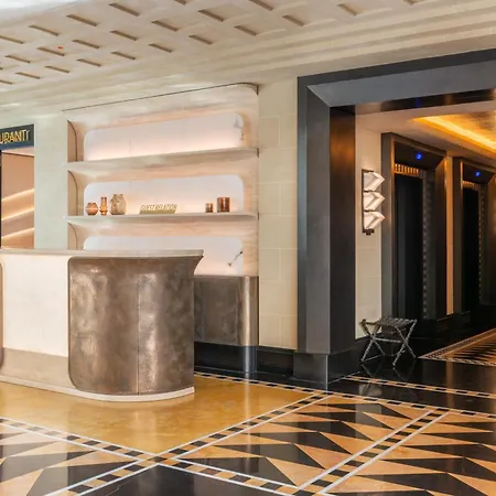 Du Collectionneur Hotel Paris