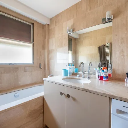 Spacious 3bd Family Auteuil