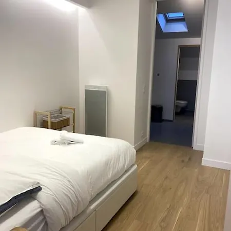 Modern Parisian Flat In Montparnasse Area Appartement