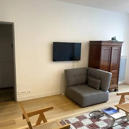 Modern Parisian Flat In Montparnasse Area Appartement
