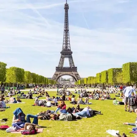 - Tour Eiffel - Bail Mobilite Párizs