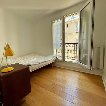 26 Sqm City Center Sunny * Париж