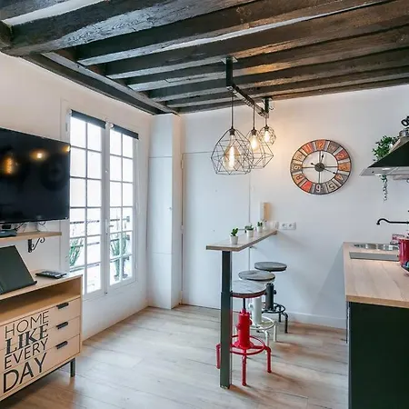 Apartment M1 - Magnificent In Le Marais's Heart *