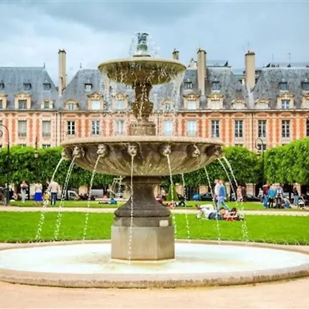 M1 - Magnificent In Le Marais's Heart Apartment *