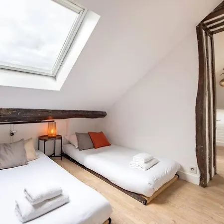 Apartment Heart Of Saint-germain Only 3 Minutes From The Amaizing Luxembourg Gardens