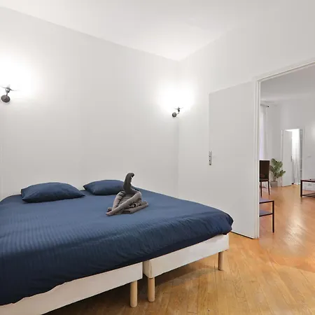 2 Bedroom Quartier Champs Elysees 3 Free Netflix Appartement Paris