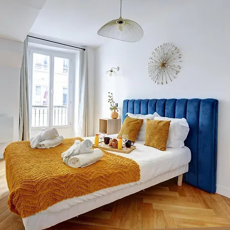 266 Montefiore Superbe A Paris