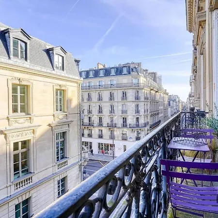Le Collectionneur - Aux Invalides - 256c Apartment