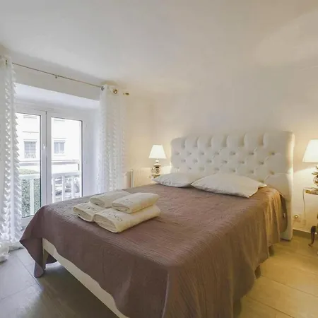 Apartment Rocher Paris
