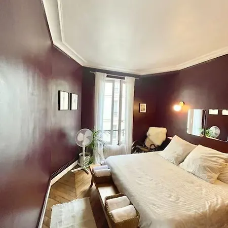 Parishome! Double Balcony, Art & Designer Touches *