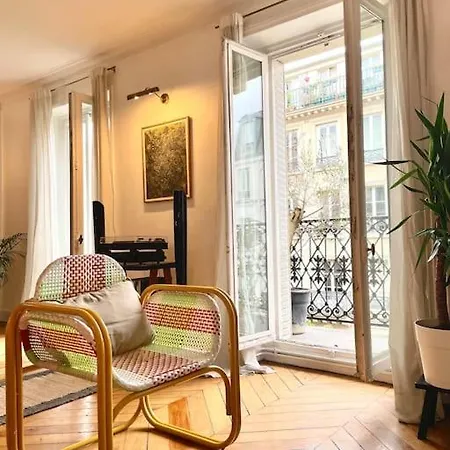 Apartment Parishome! Double Balcony, Art & Designer Touches Paris