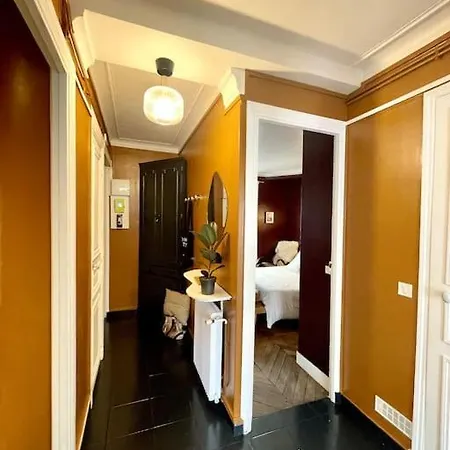 Parishome! Double Balcony, Art & Designer Touches