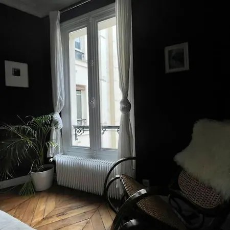 Parishome! Double Balcony, Art & Designer Touches Apartment