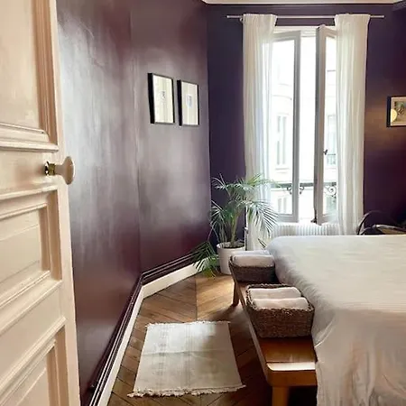 Apartment Parishome! Double Balcony, Art & Designer Touches