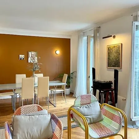 Parishome! Double Balcony, Art & Designer Touches Apartment Paris