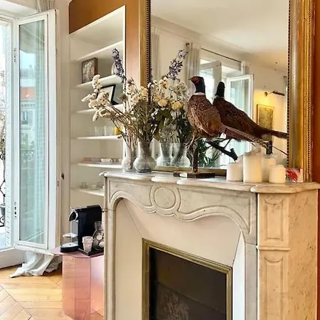Parishome! Double Balcony, Art & Designer Touches Apartment