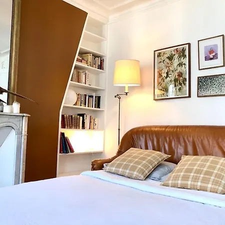 Parishome! Double Balcony, Art & Designer Touches *