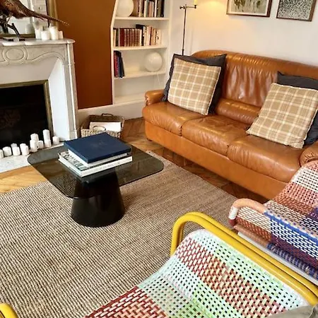 Parishome! Double Balcony, Art & Designer Touches Apartment