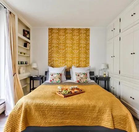 Apartment Charming 1br With Terrace Le Marais Center Paris