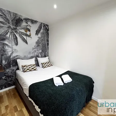 Urban Flat 99 - Spacious 6 Bdr In شقة