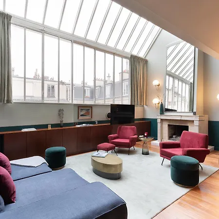 Oniri - In Montmartre - Robert Planquette Apartment