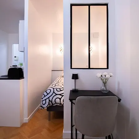 Apartment Elegante Evasion Dans Le Vibrant 11e Arrondissement - Longue Duree