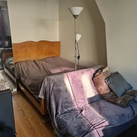 With Confortable Bed Apartmán